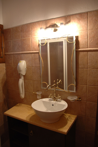 Bathroom 3, Archontiko Mesohori, Thessaly