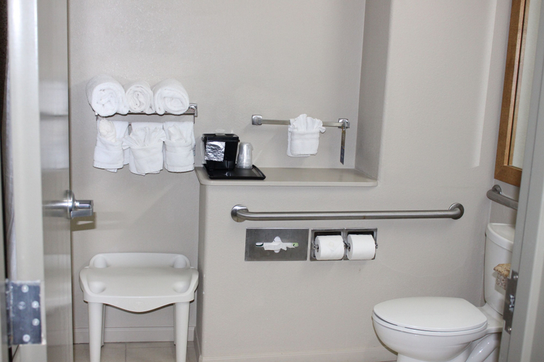 Bathroom 5, Baymont by Wyndham Columbus, Colorado