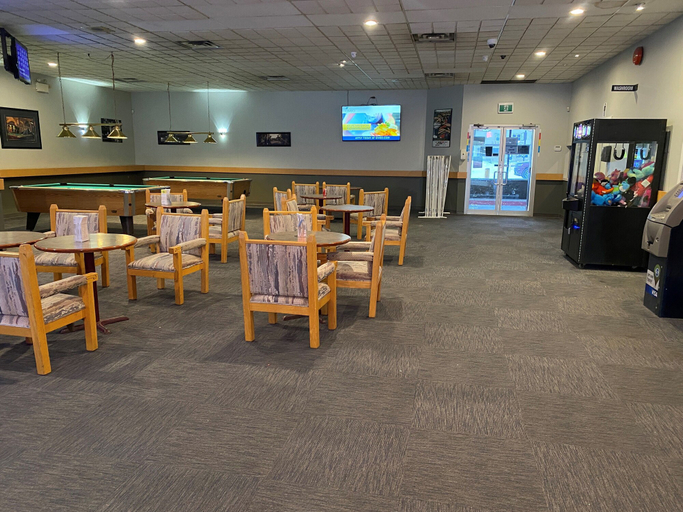 Food & Drinks 5, Bedfort Inn & Suites, Division No. 11