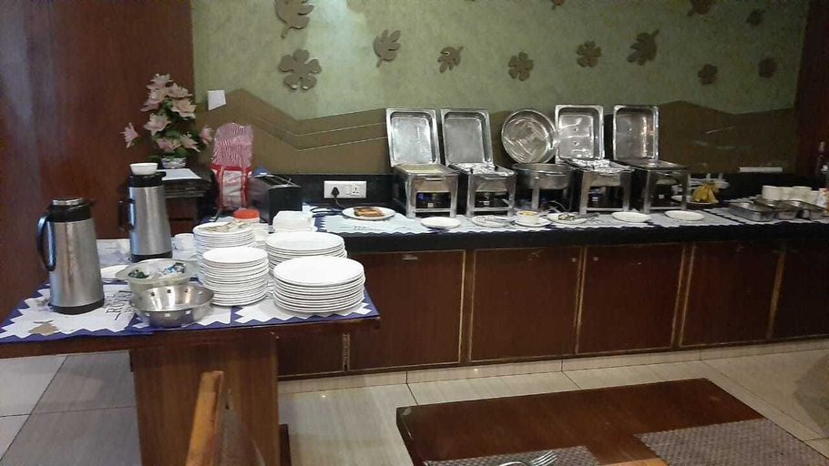 Food & Drinks 4, Hotel Royal Highness, Ahmadabad