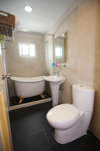 Bathroom 4, Water Front Hotel, Pingtung