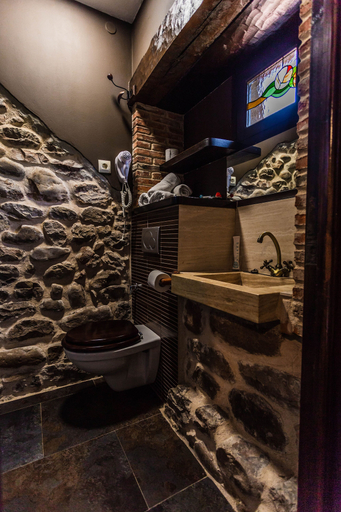 Bathroom 3, Posada Real La Montañesa, Cantabria