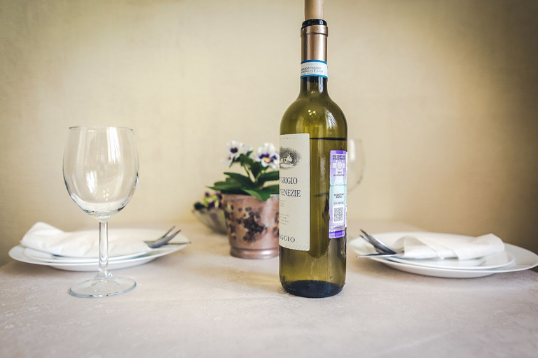 Food & Drinks, Riverside Premium Apartment, Central