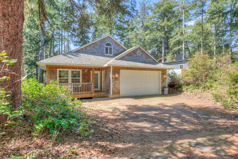 Exterior & Views 2, Juniper House MCA 499, Tillamook