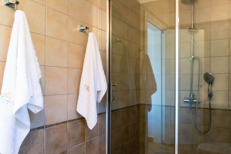 Bathroom 3, Neptune Sea House, Ionian Islands
