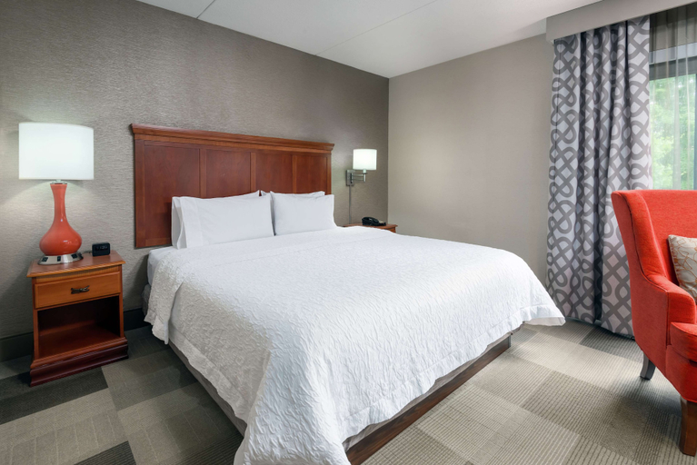 Bedroom 3, Hampton Inn Danbury, Fairfield