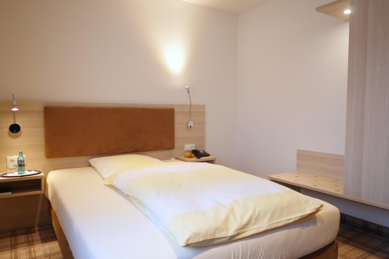 Bedroom 3, Gasthof Vossbur, Harburg