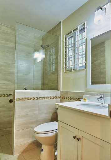 Bathroom 4, Shirley Retreat Hotel