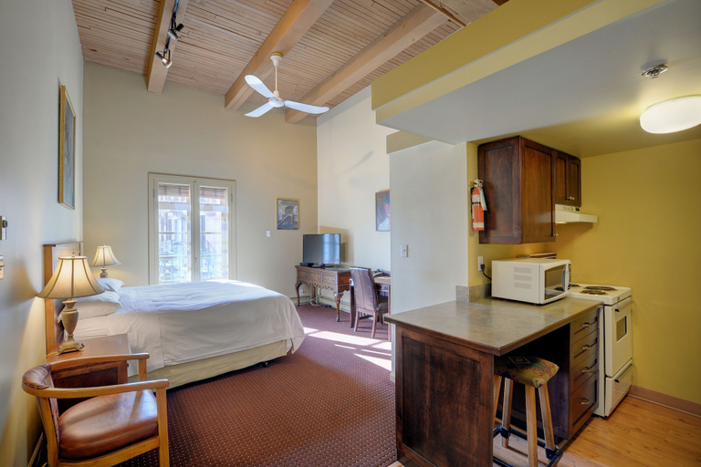 Bedroom 2, Swans Brewery, Pub and Hotel, Capital