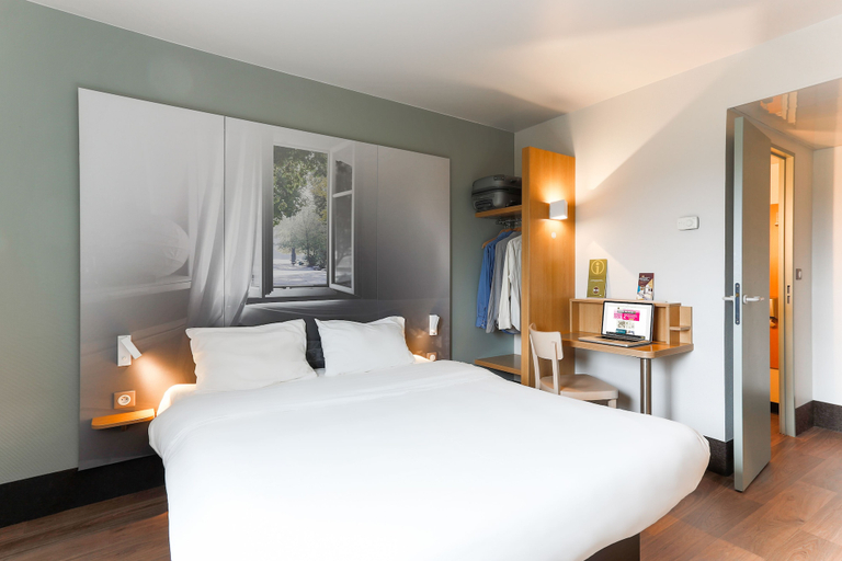 Bedroom 3, B&B Hotel Valenciennes Marly, Nord