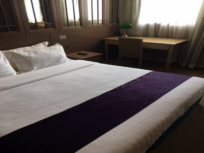 Bedroom 3, Largos Hotel, Kowloon