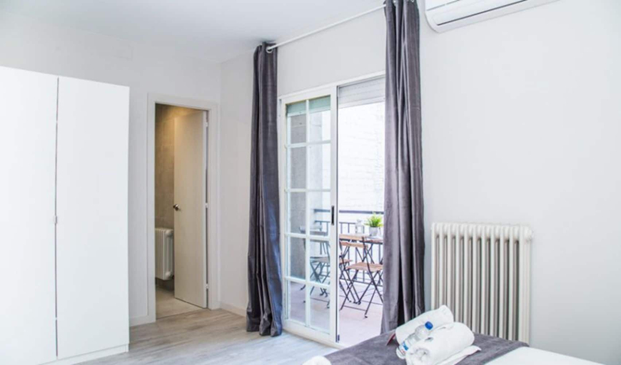 Bedroom 2, BarcelonaForRent Urban Town Suites, Barcelona