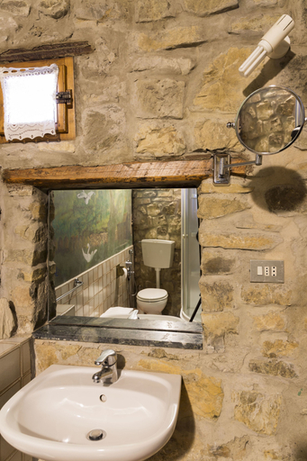 Bathroom 4, Fattoria il Milione Agriturismo, Florence