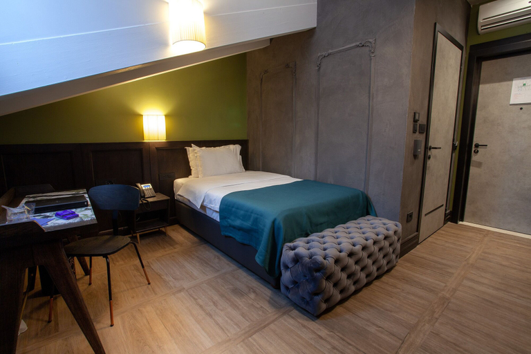 Bedroom 4, Hotel Solun, Trieste
