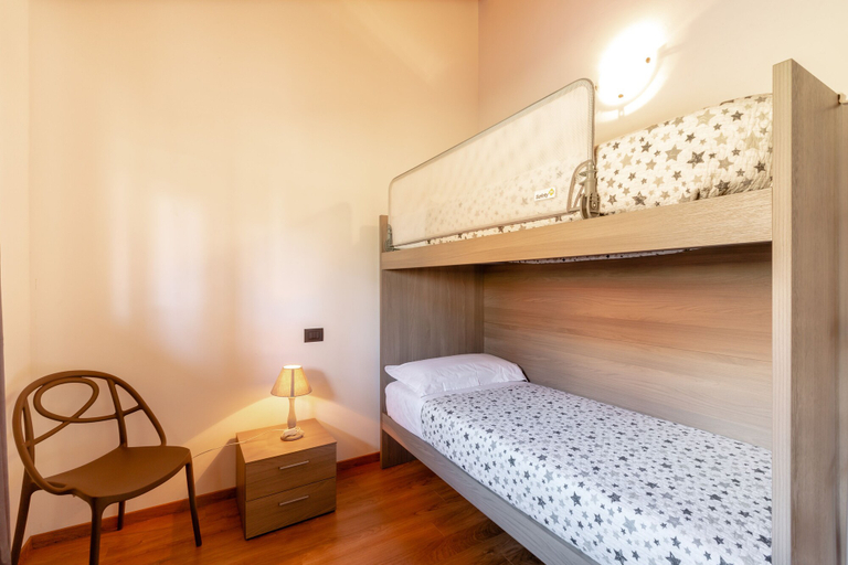 Bedroom 2, Lazy Bee Camping Village, Aosta