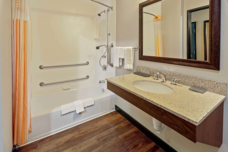 Bathroom 4, La Quinta Inn & Suites by Wyndham Butte, Silver Bow