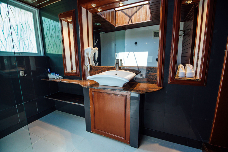 Bathroom 5, Sea Valley Resort, Ko Samui