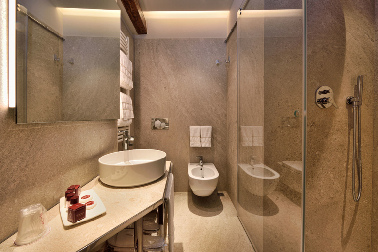 Bathroom 4, Rosa Salva Hotel, Venezia