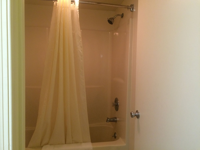 Bathroom 4, Econo Lodge Easton Route 50, Talbot