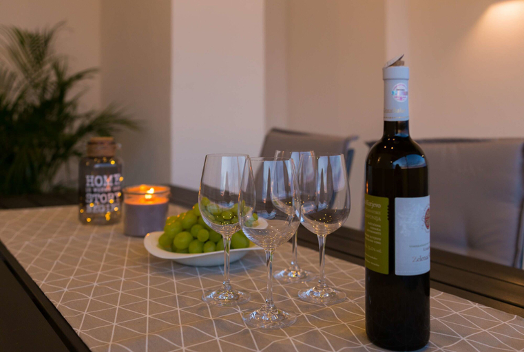 Food & Drinks 5, Villa Four Brothers - Exclusive Apartment, Podstrana
