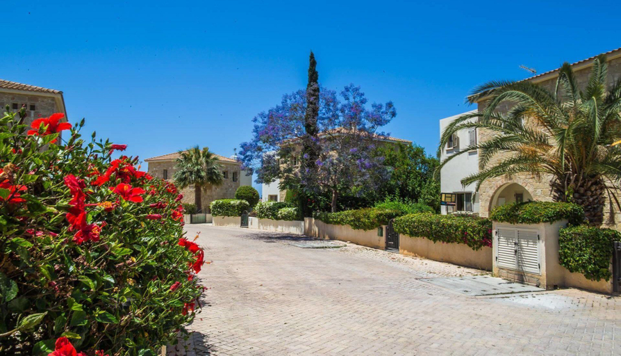 Exterior & Views 2, Villa Maria