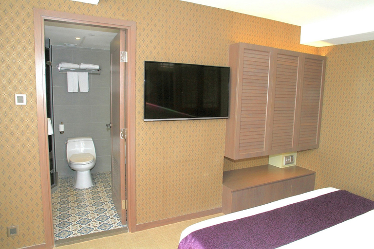 Bathroom 4, Largos Hotel, Kowloon