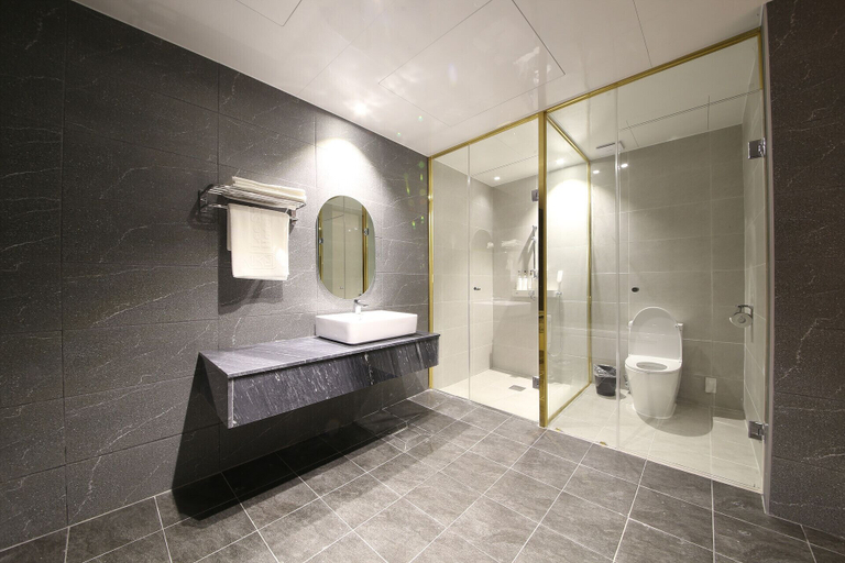Bathroom 4, Hotel LeeSunDeok, Busanjin