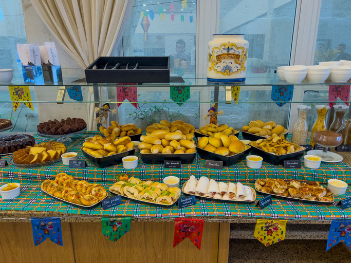 Food & Drinks 8