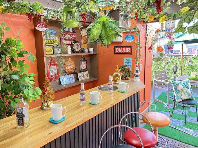 Food & Drinks 5, Orange House, Osaka