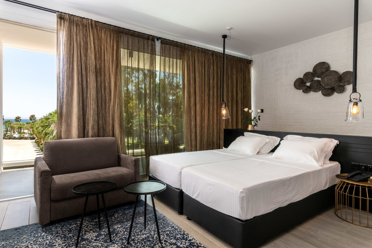 Bedroom 5, Abacus Suites