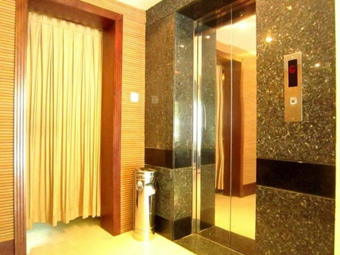Bathroom 4, Golden Ant Hotel, District 7