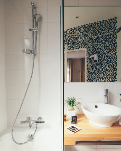 Bathroom 4, Hôtel Excelsior Opéra, Paris
