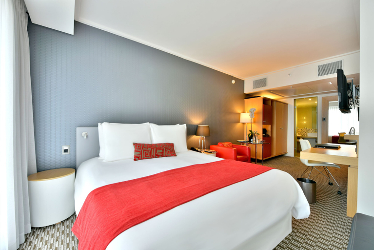 Bedroom 4, Radisson Blu Gautrain Hotel, City of Johannesburg
