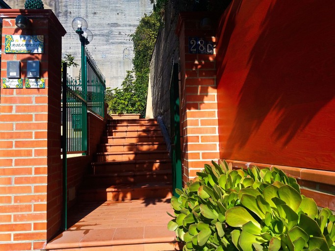 Exterior & Views 2, B&B Rosangela, Messina