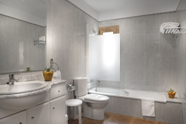 Bathroom, Hotel Porta d'Alella, Barcelona