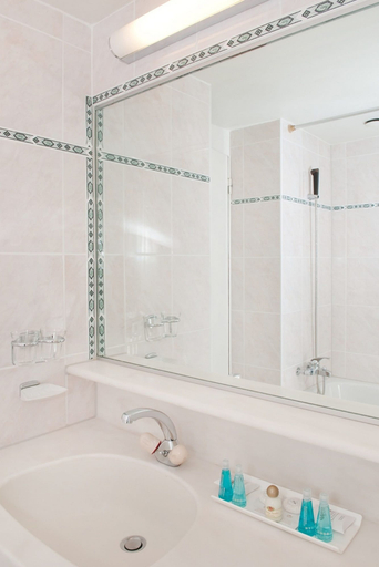 Bathroom 4, Hotel Continental, Lausanne