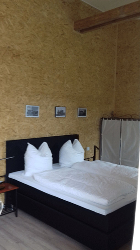 Bedroom 2, Wildeshauser Bahnhof, Oldenburg