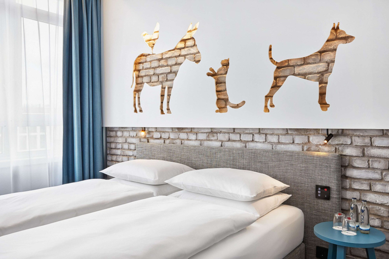 Bedroom 5, H+ Hotel Bremen, Bremen