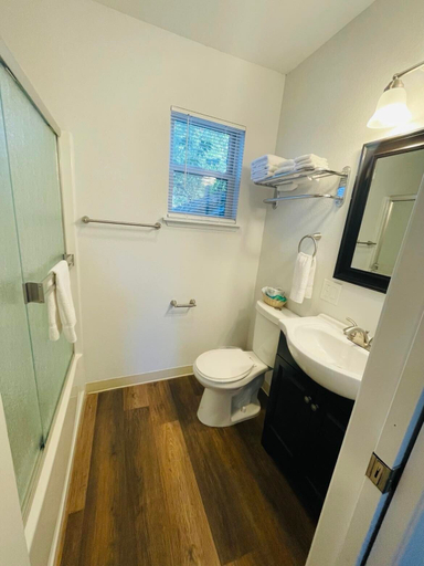 Bathroom 3, Riverfront Lodging, Jackson