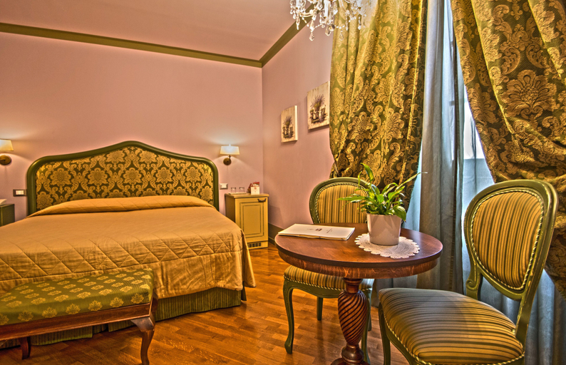Bedroom 2, San Luca Palace Hotel, Lucca