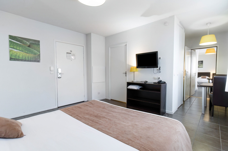 Bedroom 3, All Suites Appart Hotel Pau, Pyrénées-Atlantiques