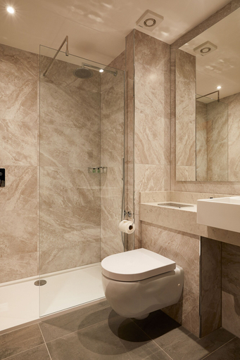 Bathroom 4, Radstone Hotel, South Lanarkshire