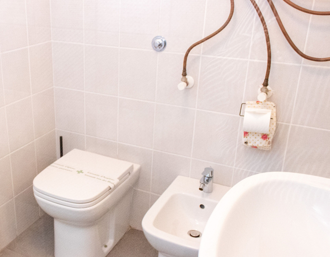 Bathroom 3, ArtHouse, Roma