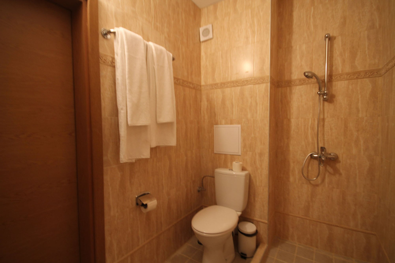 Bathroom 3, Seven Seasons Hotel, Razlog