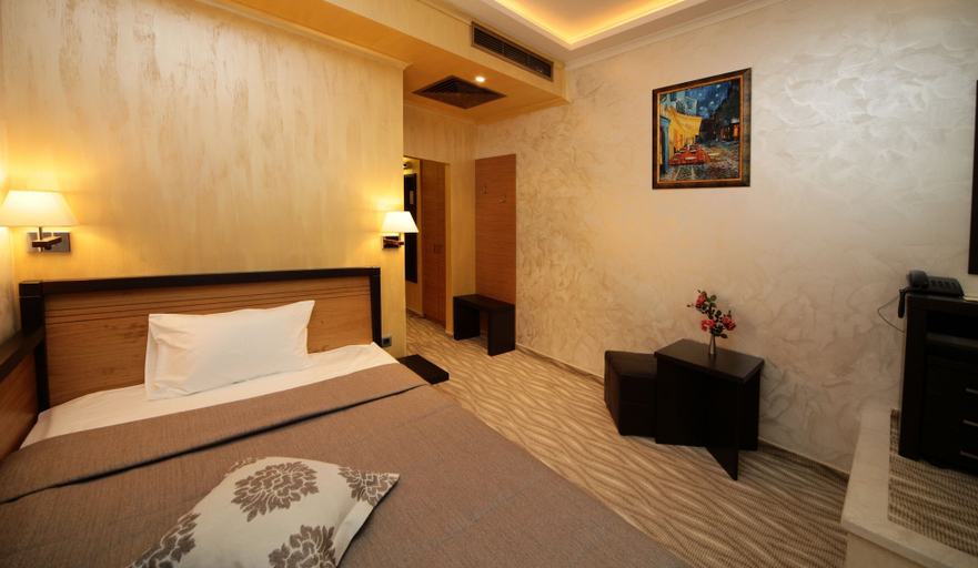 Bedroom 4, EfBet Hotel, Varna