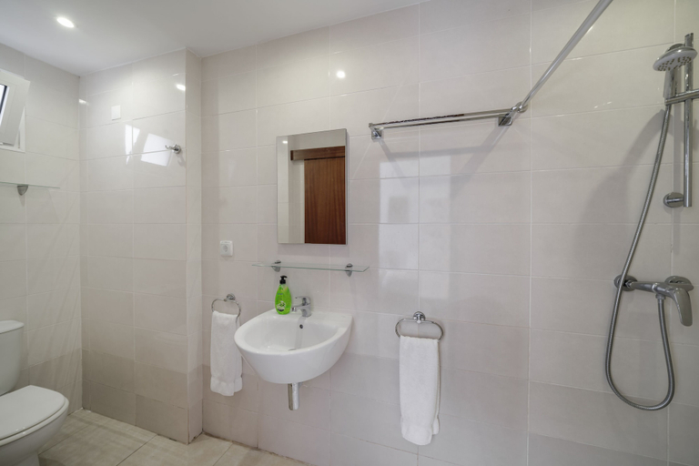 Bathroom 3, Villa Amelia, Santa Cruz