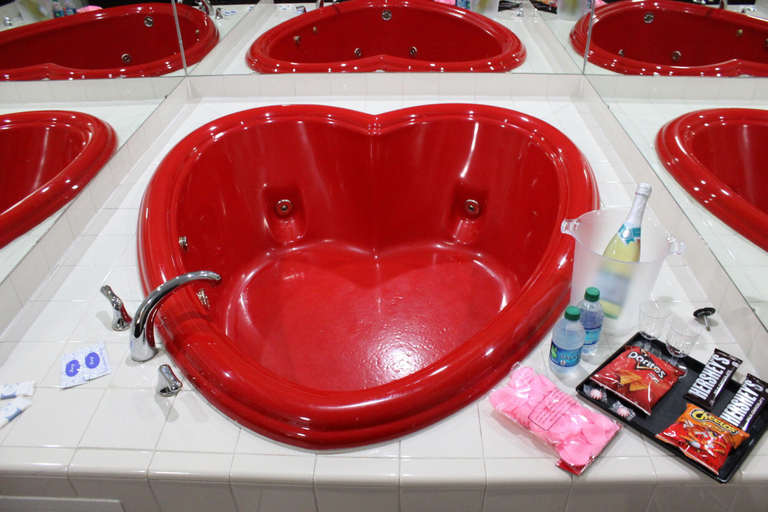 Bathroom 4, Apple Inn, Dallas