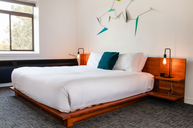 Bedroom 3, Hotel Leo, Whatcom