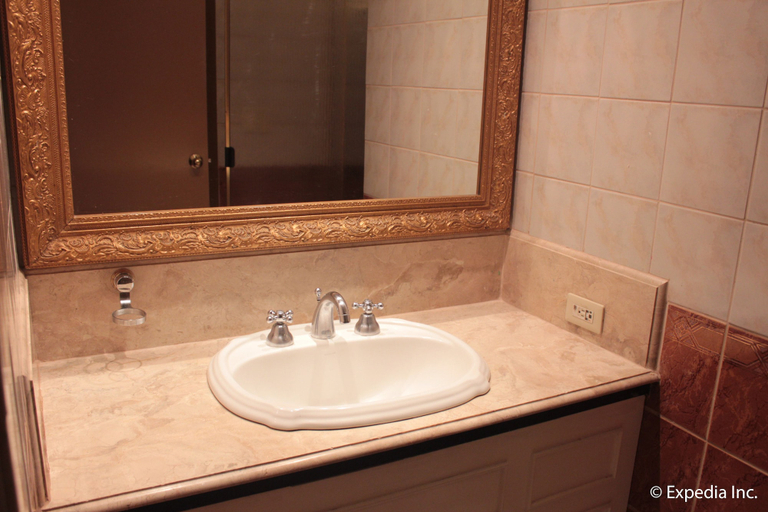 Bathroom 4, Subic Bay Venezia Hotel, Olongapo City