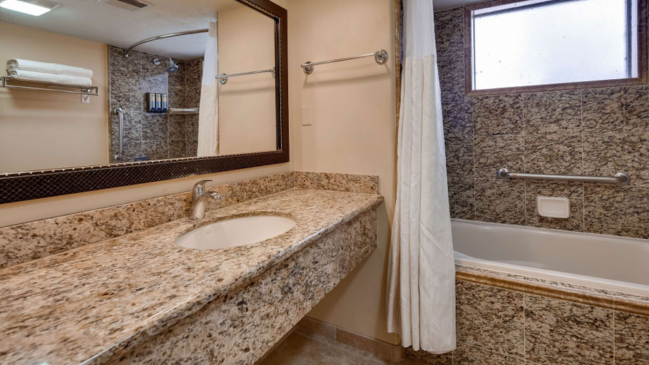 Bathroom 4, Best Western Plus Arroyo Roble Hotel & Creekside Villas, Coconino